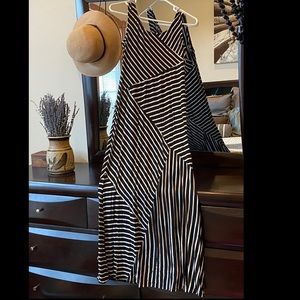 Apt 9 black & tan maxi dress